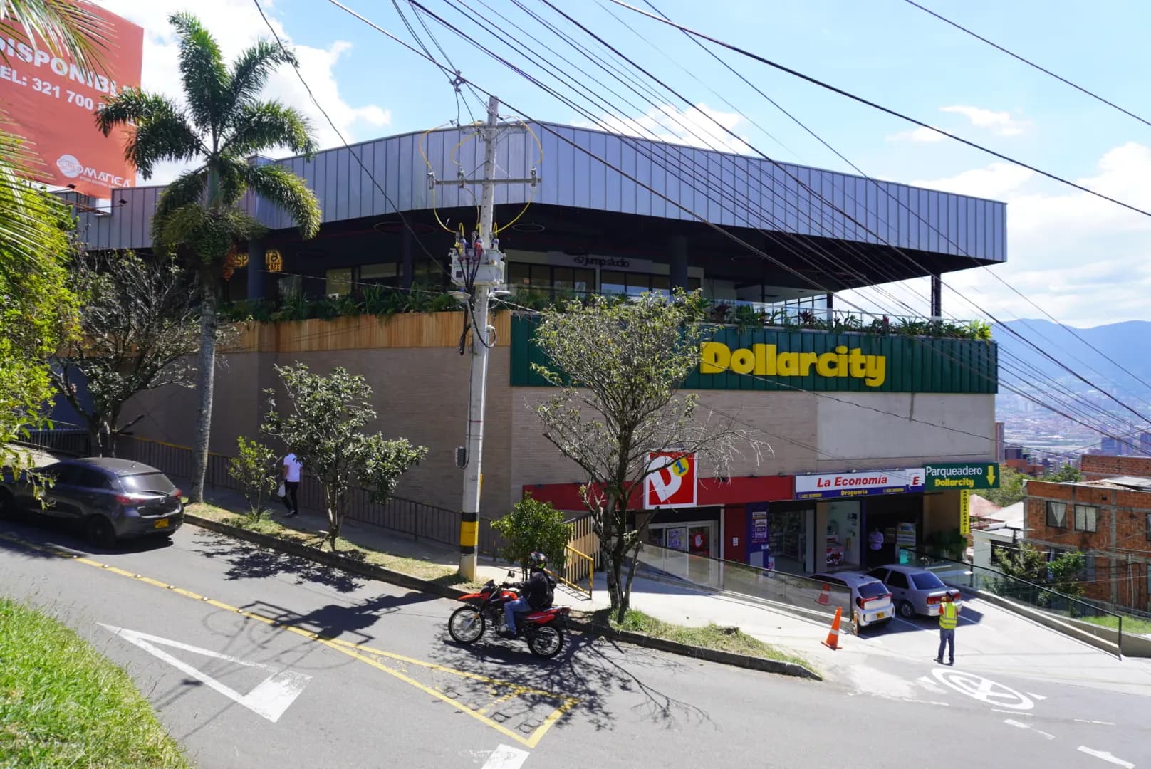 Benedictinos Mall, Centro comercial Benedictinos