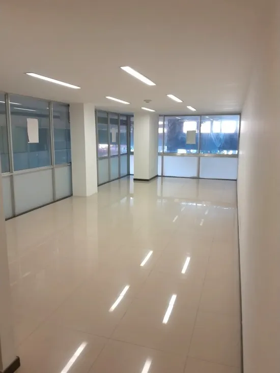 Oficina Niquía, Niquía, cerca a la estación Niquía del Metro